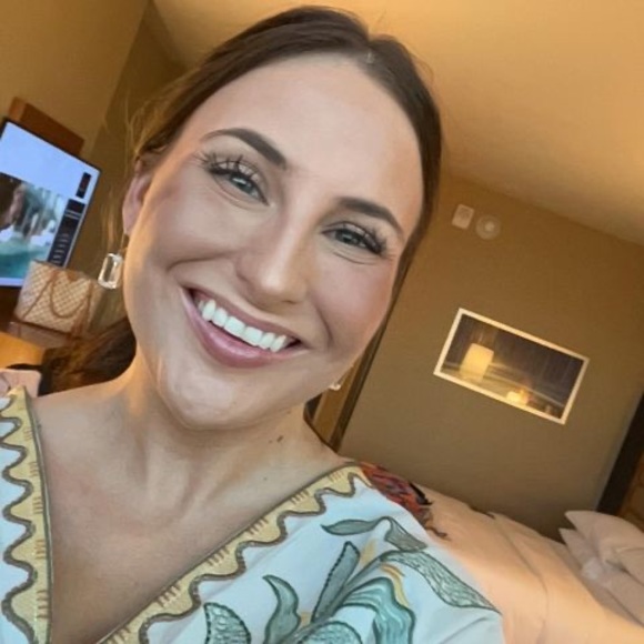 Meet your Posher, Rachel - Picture 1 of 1